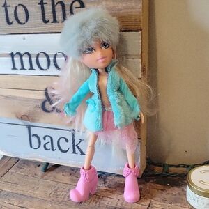 Bratz Cloe Snowkissed Doll
